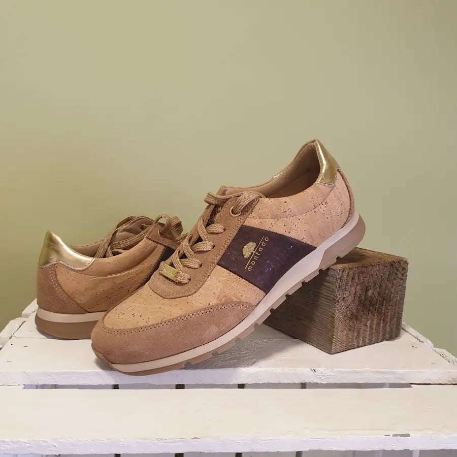 Basket en liège femme vue d'ensemble fabrication artisanale