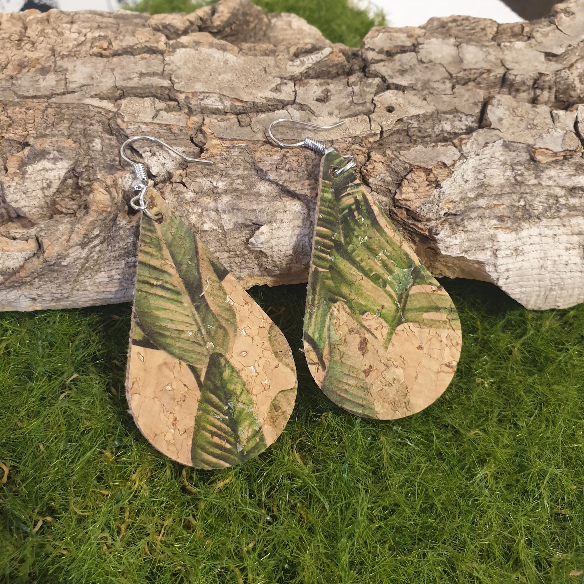 Boucles d'oreilles en liège - motif feuille - creation artisanale
