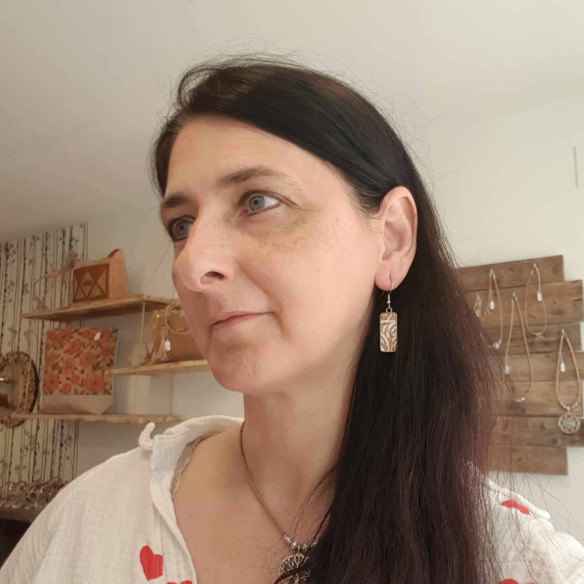 Boucles d'oreilles made in alsace - baroque - vue portée