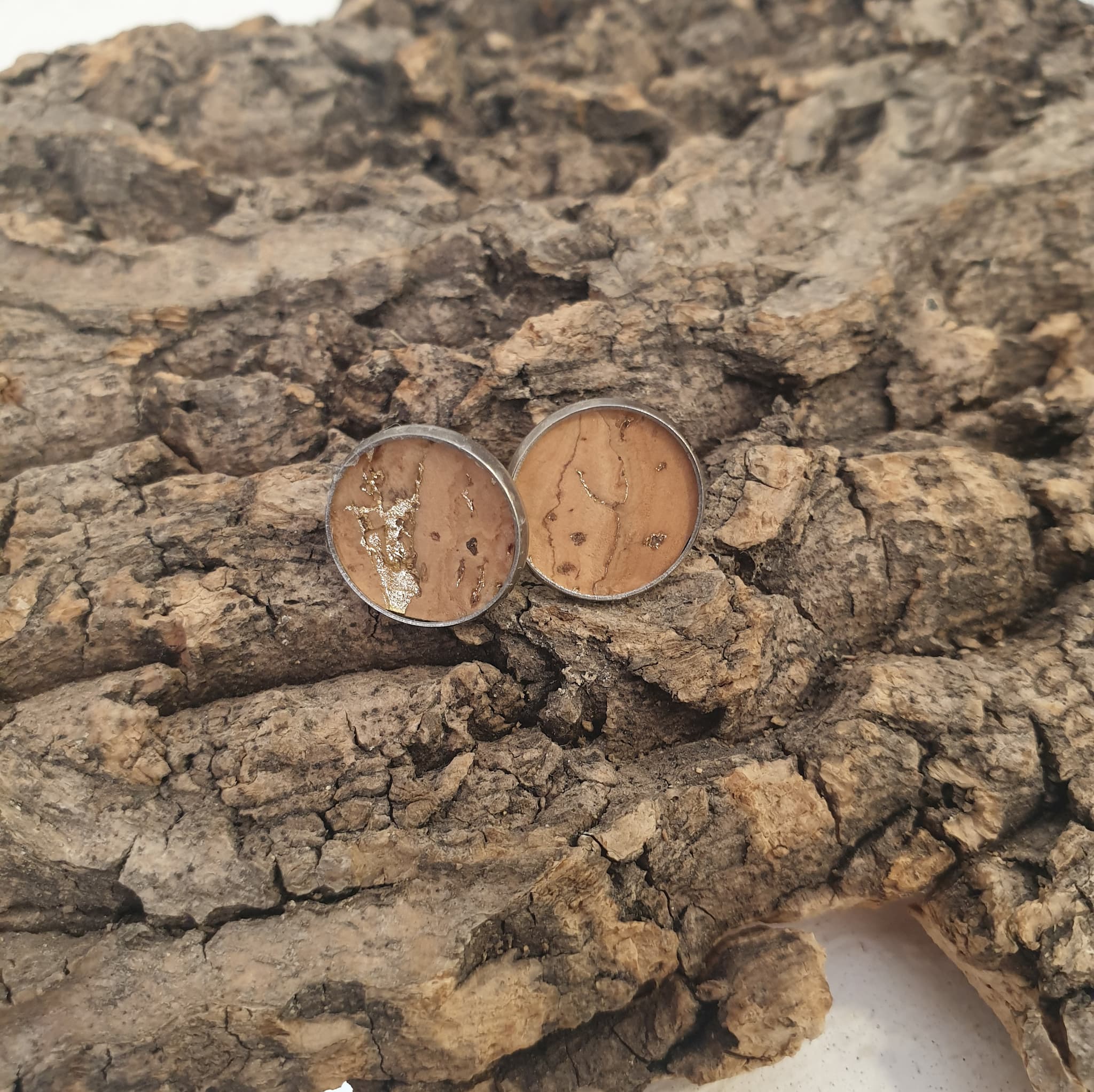 Boucles d'oreilles clou - liège naturel doré - création alsace