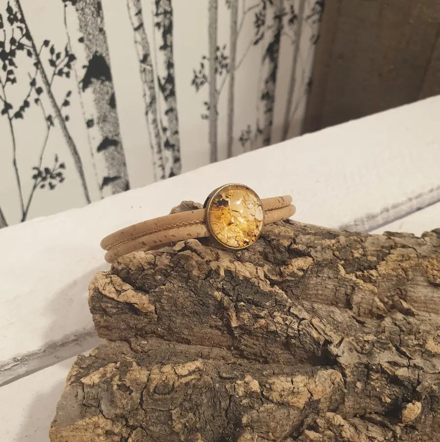 BRACELET EN LIEGE NATUREL VUE DE PRET