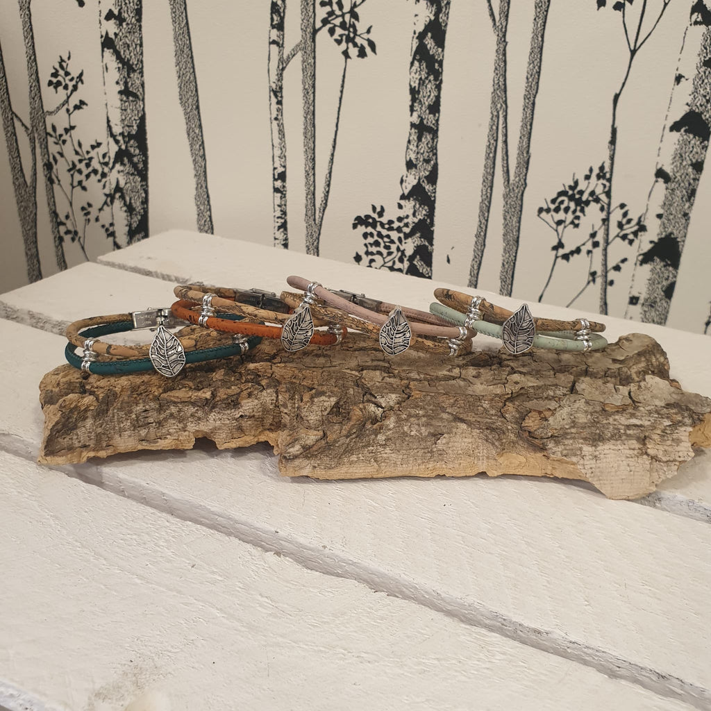 Vue d'ensemble des 4 coloris des bracelets feuilles - création alsace