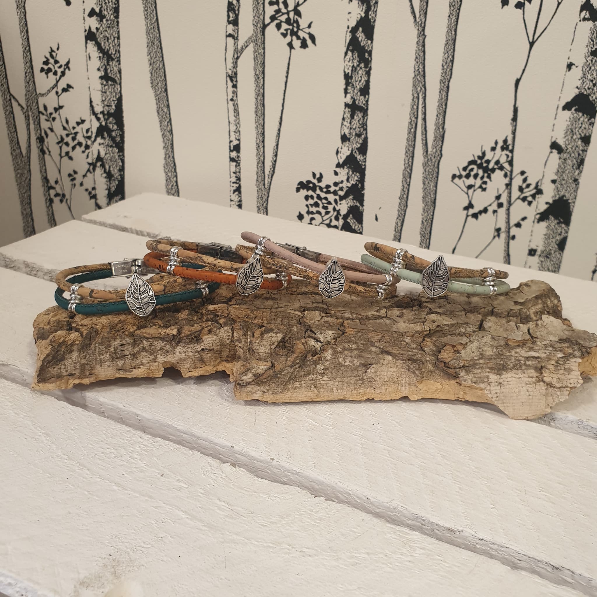 Vue d'ensemble des 4 coloris des bracelets feuilles - création alsace