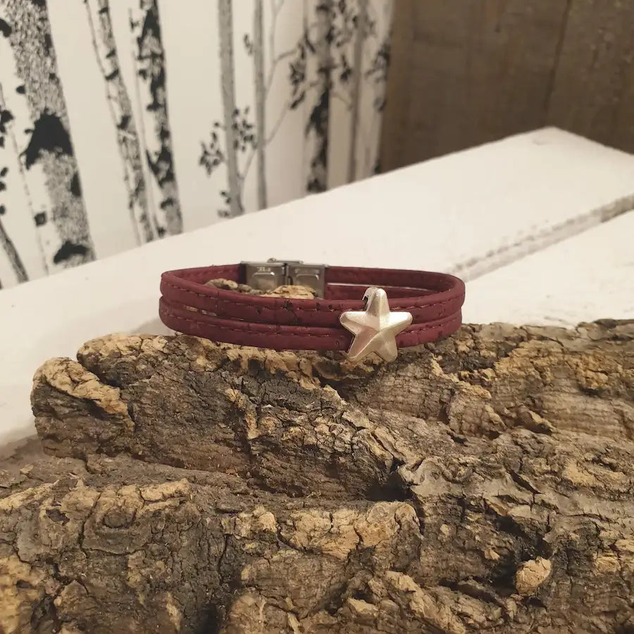 bracelet en liège bordeaux stella avec un étoile
