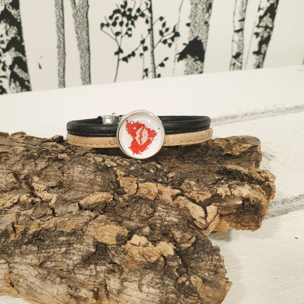 Bracelet artisanal en liège avec coeur et bouche 