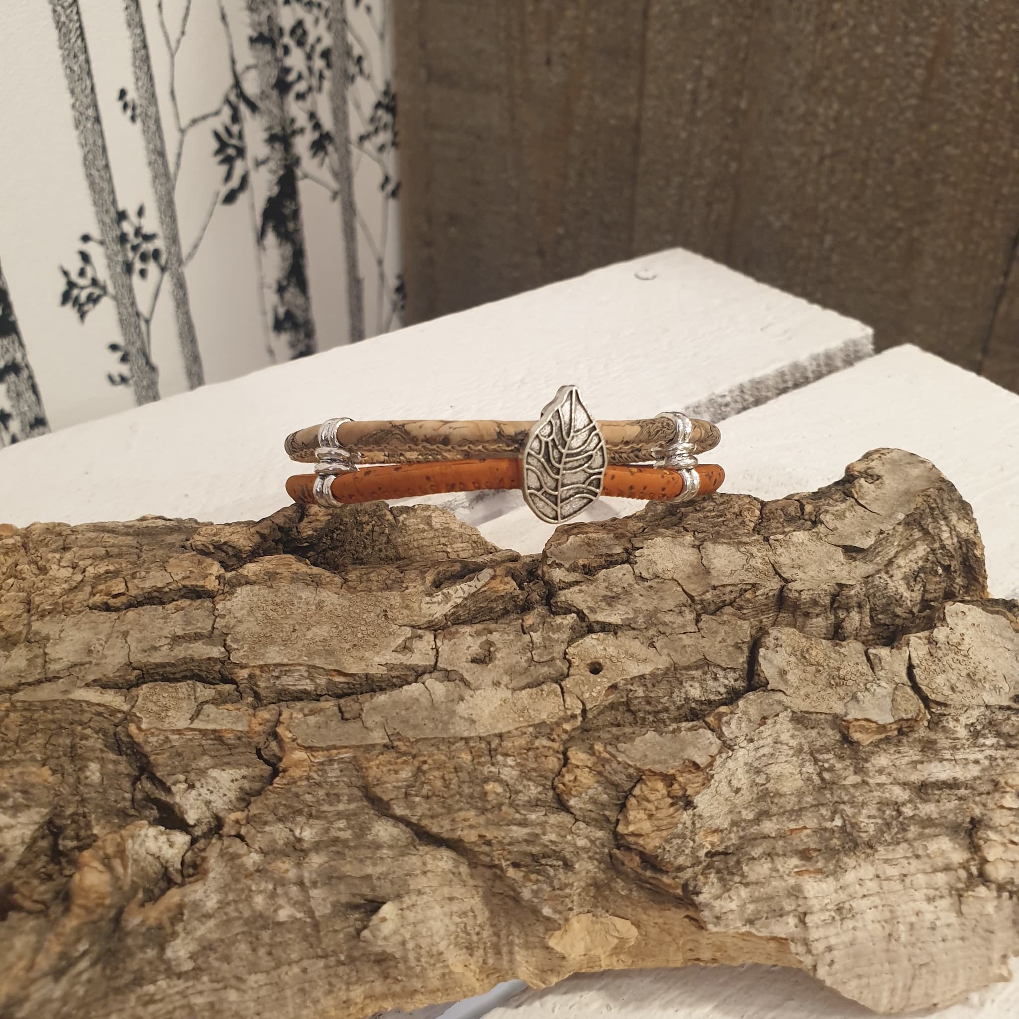 Bracelet liège orange et zébré - vue de devant - création alsace