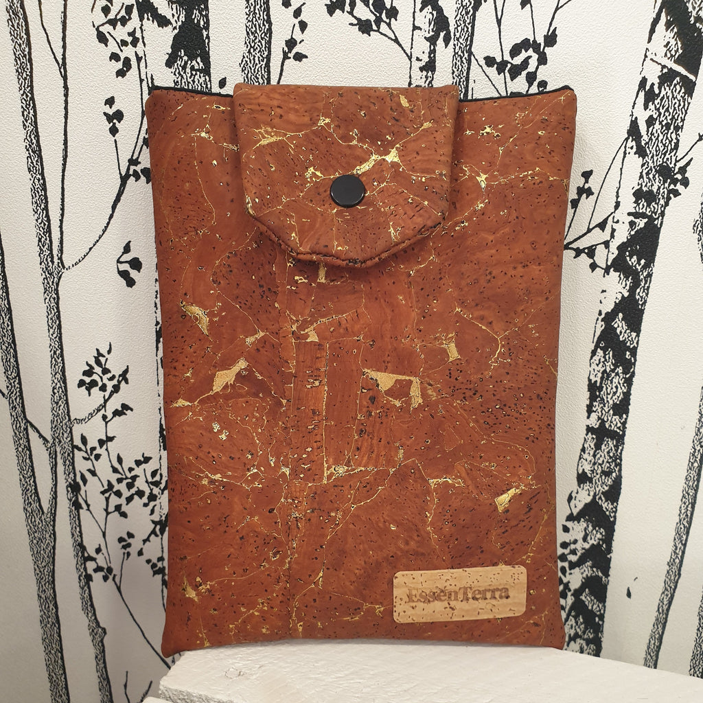 Pochette à livres “Alvaro” – Liège naturel & coton – Fabrication artisanale en Alsace EssenTerra