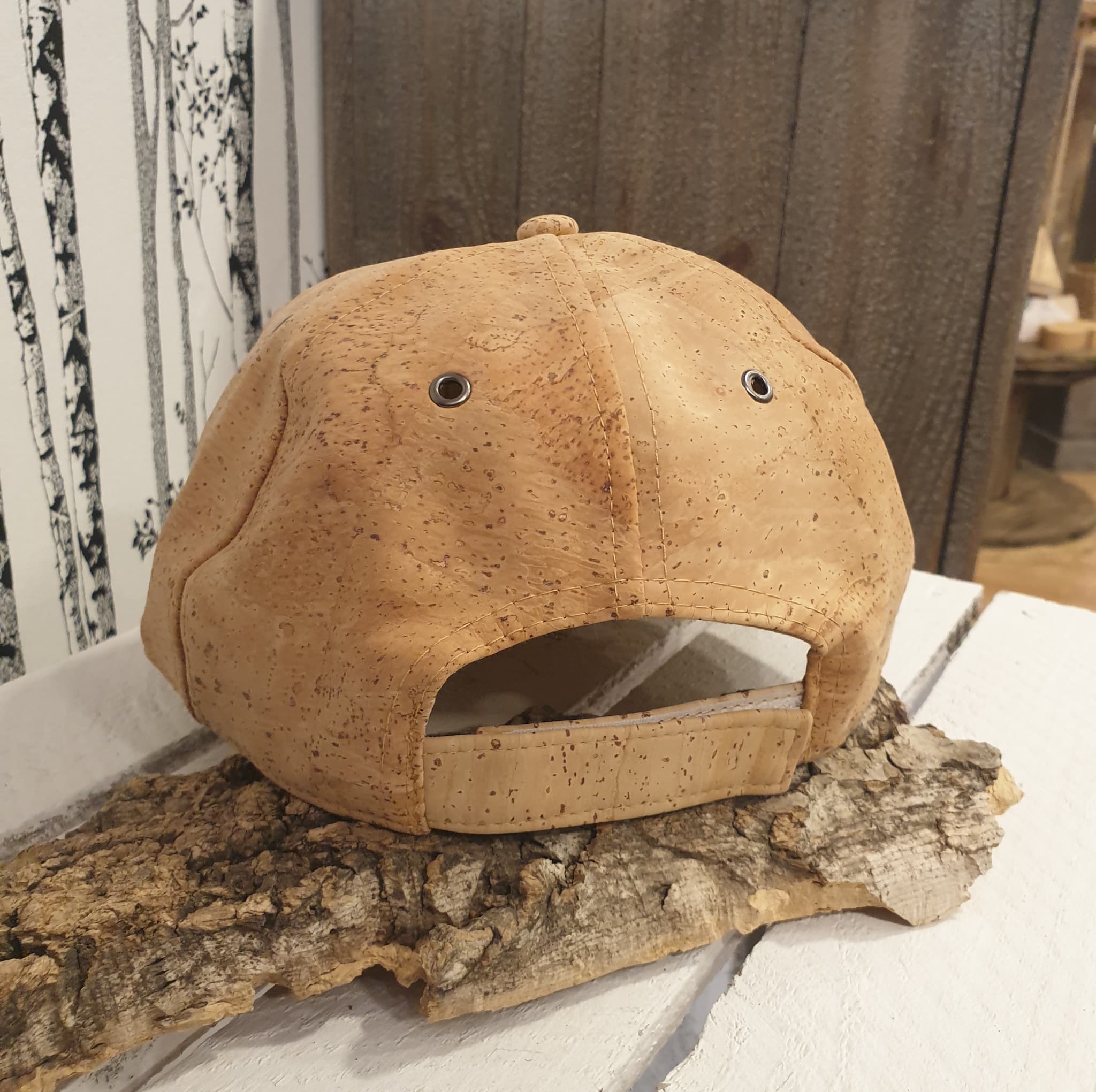 Détail de la casquette Alina en liège naturel - vue arrière