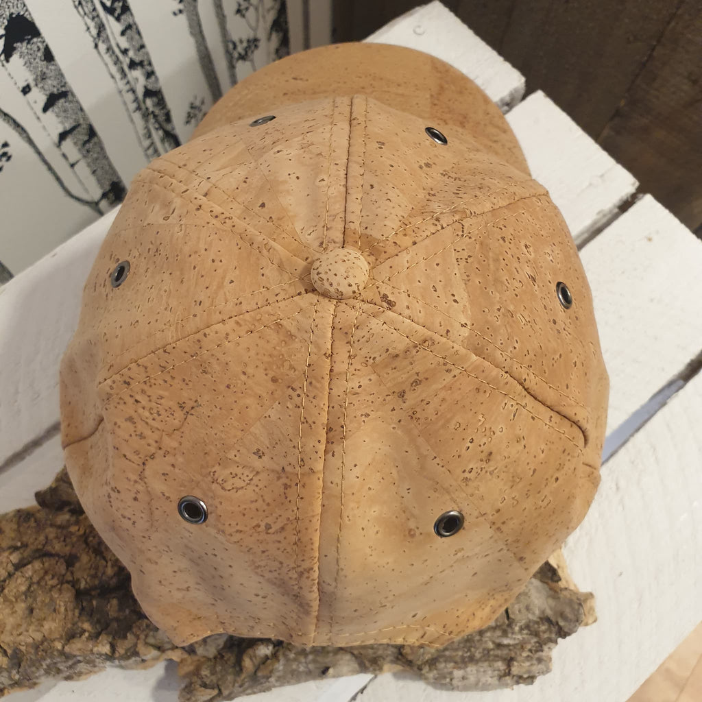 Détail de la casquette Alina en liège naturel - vue de dessus