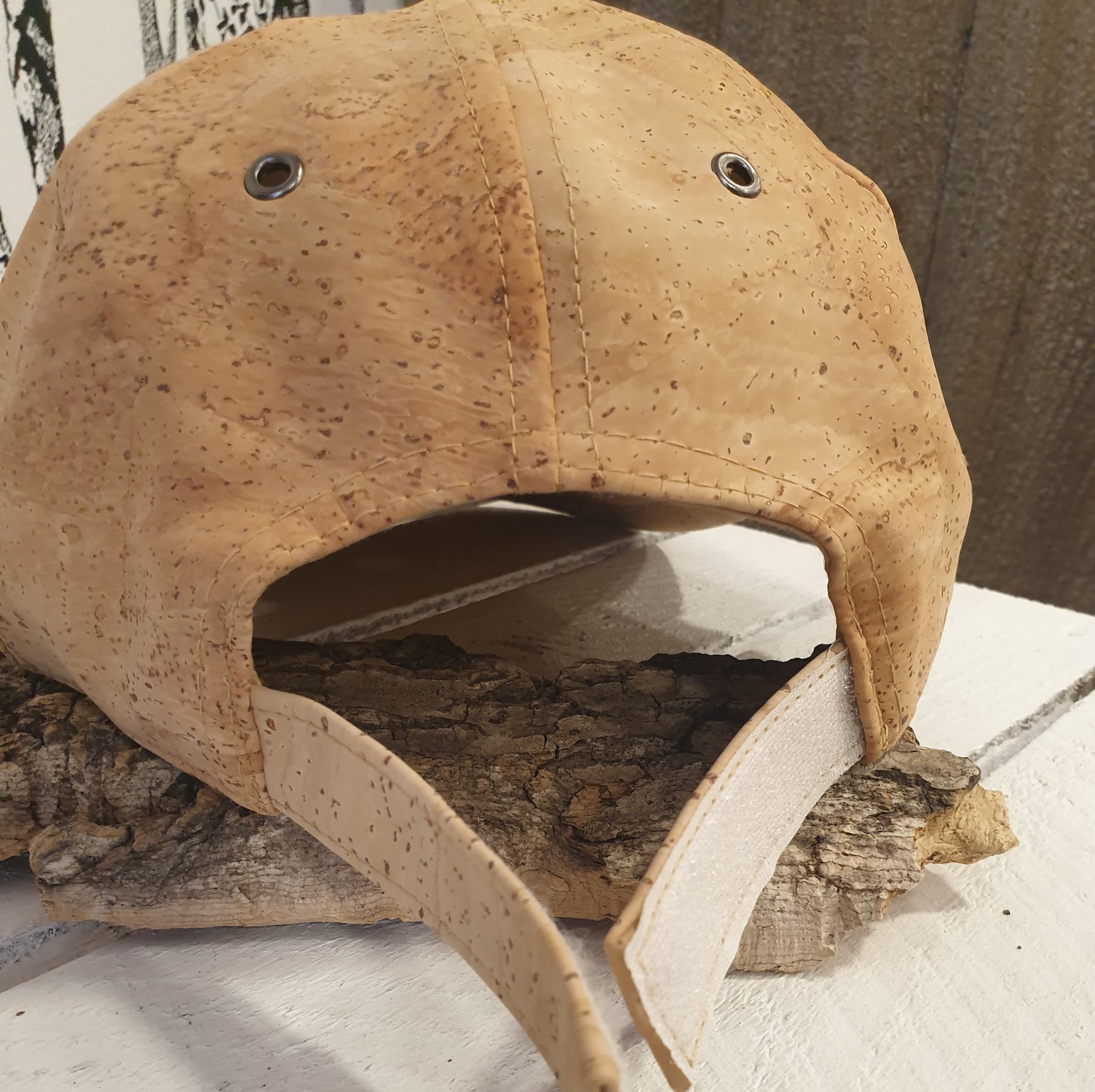 Casquette en liège naturel Alina avec fermeture réglable