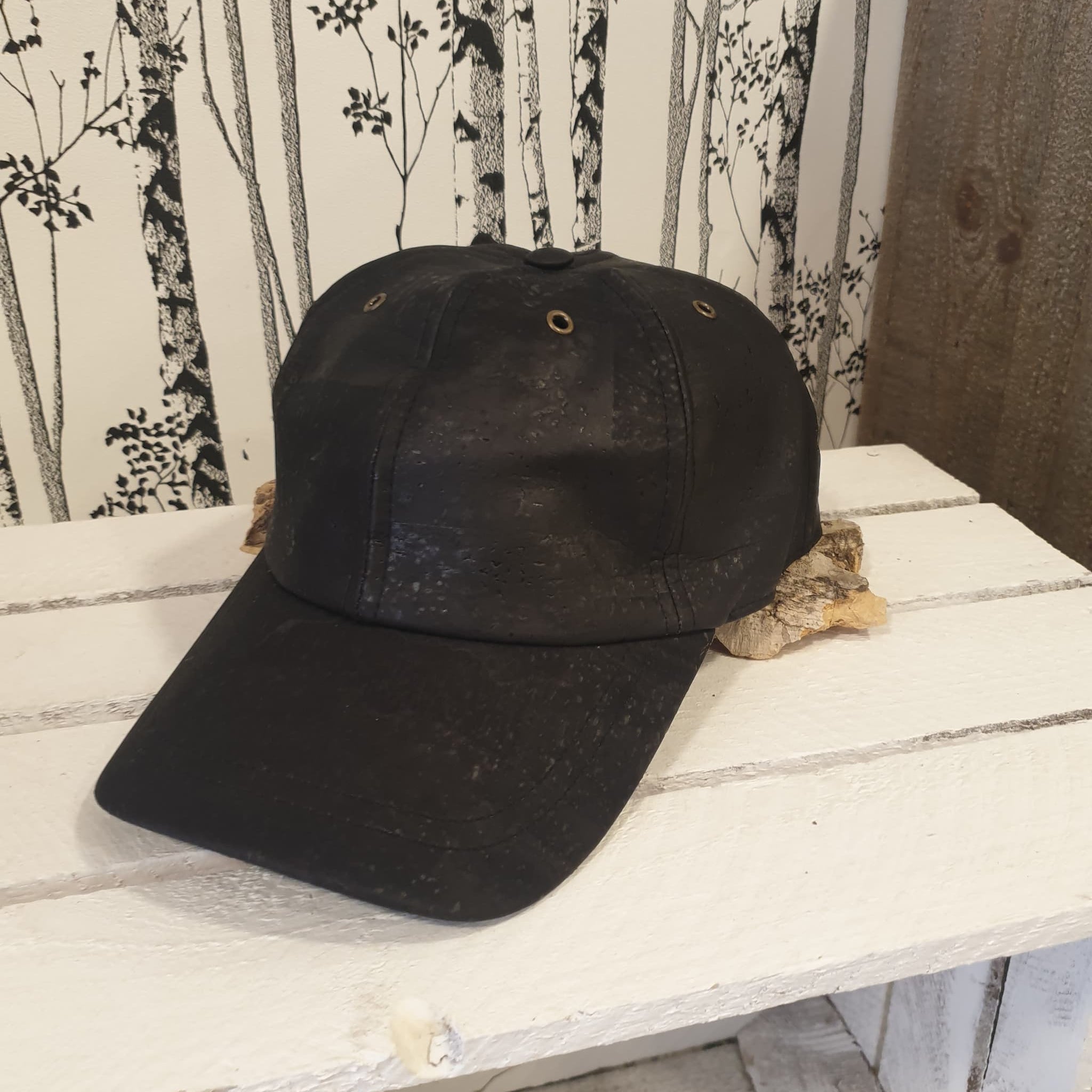 Casquette Noira en liège noir vue de face