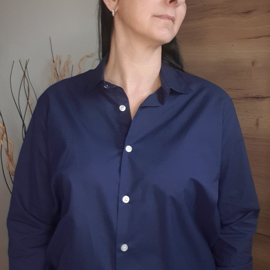 Détail du tissu popeline 100% coton bleu foncé love by md