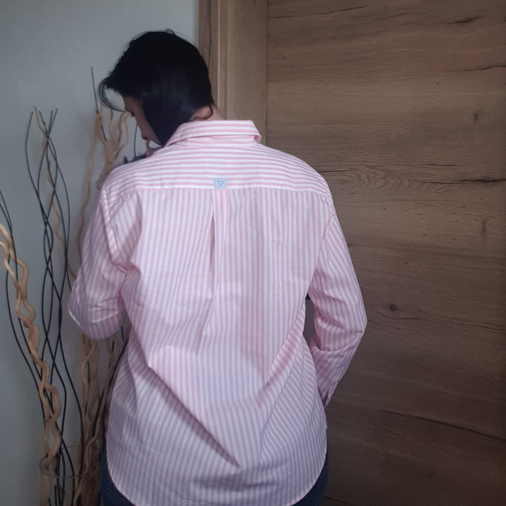 Chemise rayée rose et blanche Love by MD en popeline de coton - vue de derrière