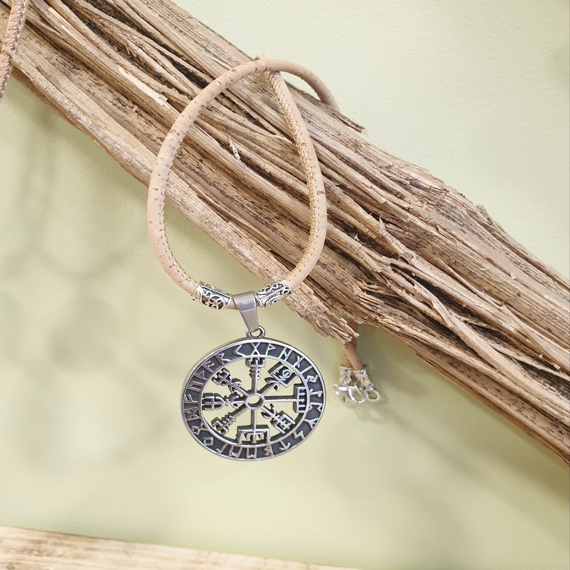 Collier José