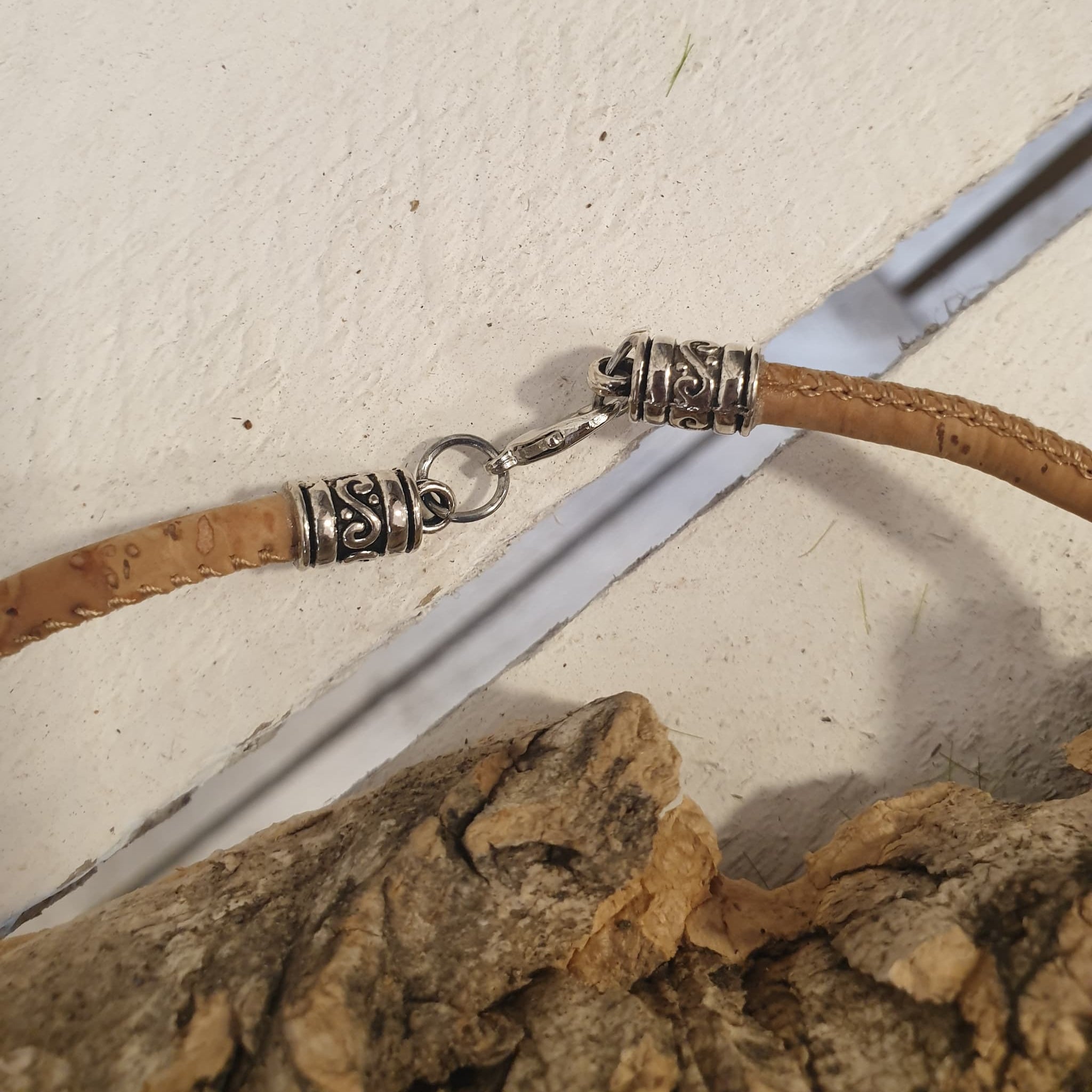 Zoom fermoir collier arbre de vie 