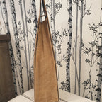 Vue de côté de l’étui bouteille en liège Riva.