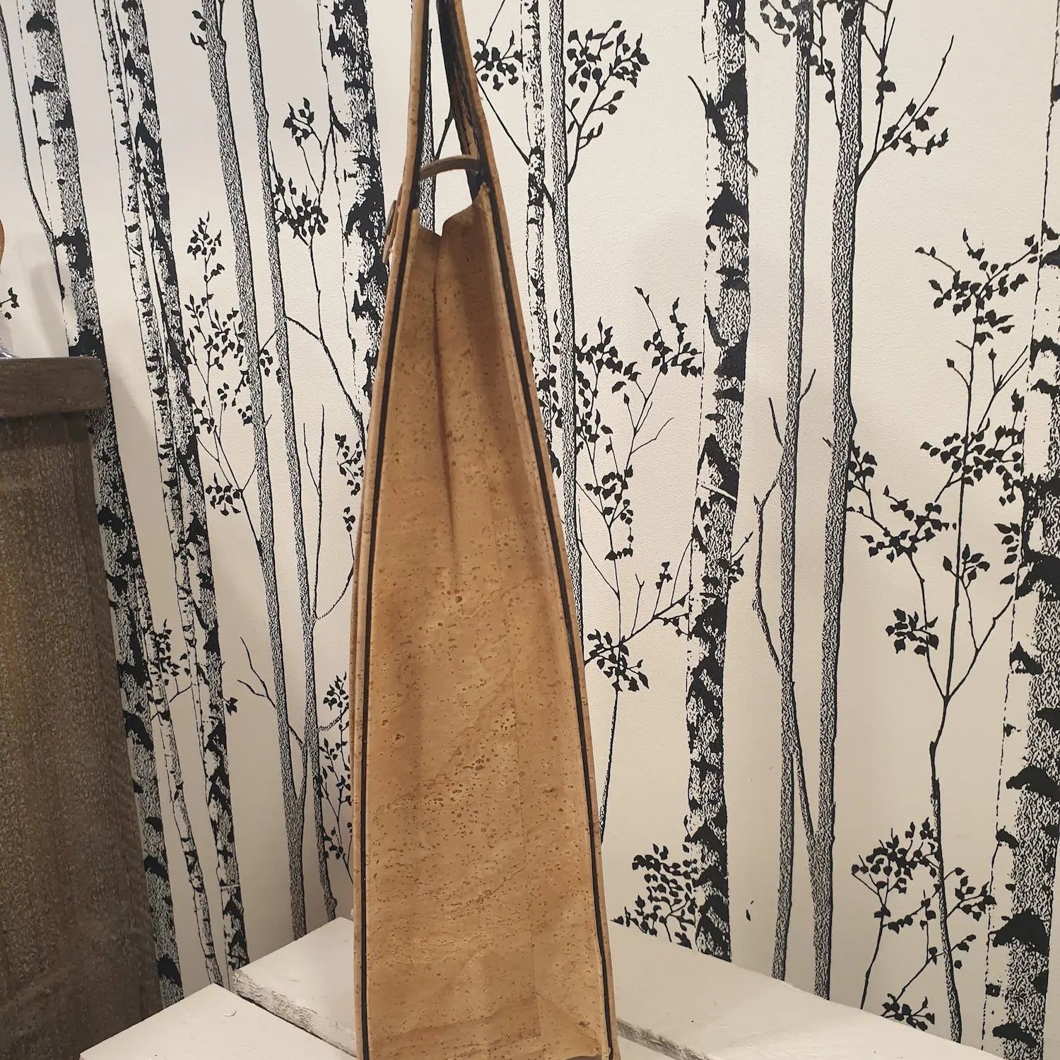 Vue de côté de l’étui bouteille en liège Riva.