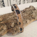 Zoom sur le léopard - bracelet jonc léa - made in alsace