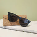 Lunettes de soleil liège et plastique recyclé - vue de devant
