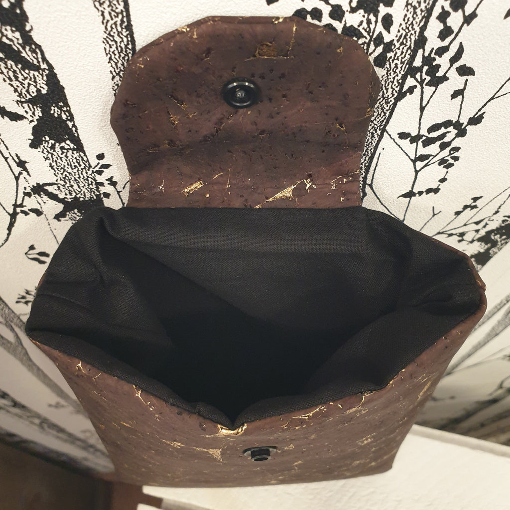 Pochette à livres “Alvaro” – Liège naturel & coton – Fabrication artisanale en Alsace EssenTerra