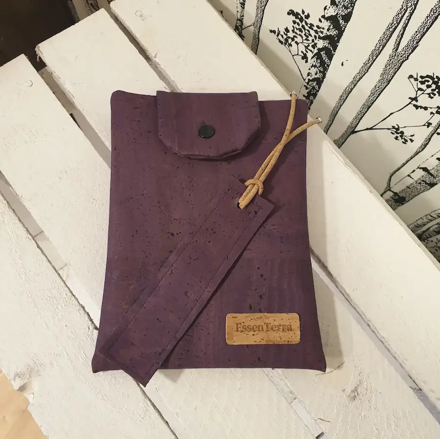 Pochette à livres Violetta en liège naturel avec marque-page assorti