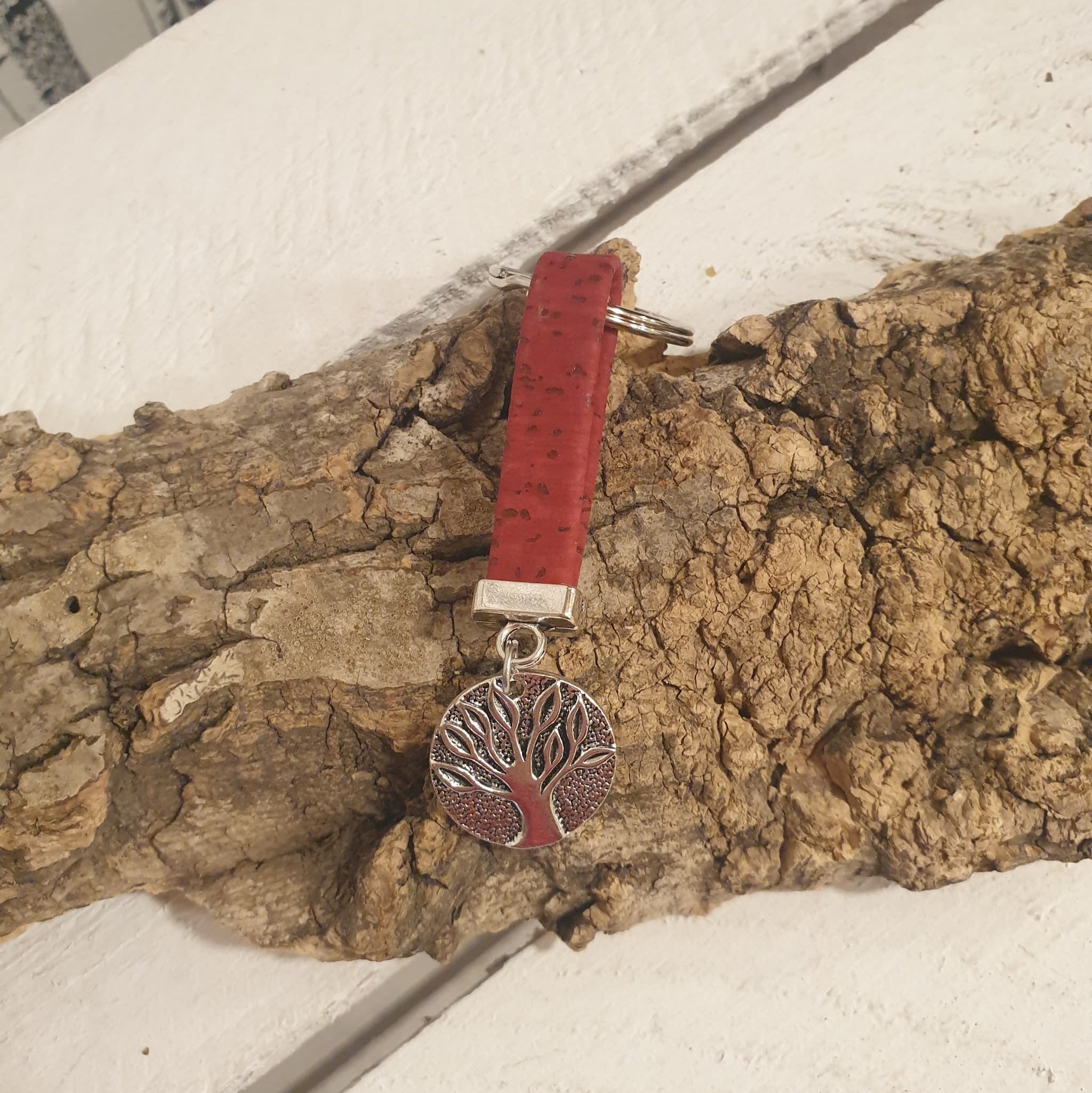 Porte-clés en liège rouge arbre de vie