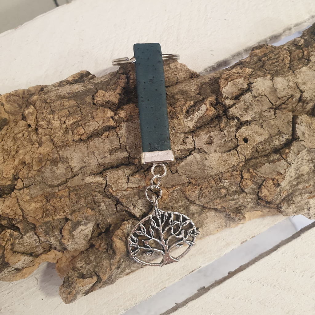 porte-clés en liège plat bleu avec breloque arbre de vie - alsace