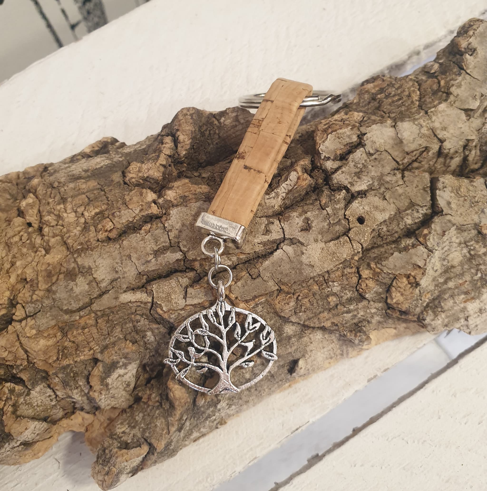 Porte-clés en liège plat naturel - arbre de vie- alsace