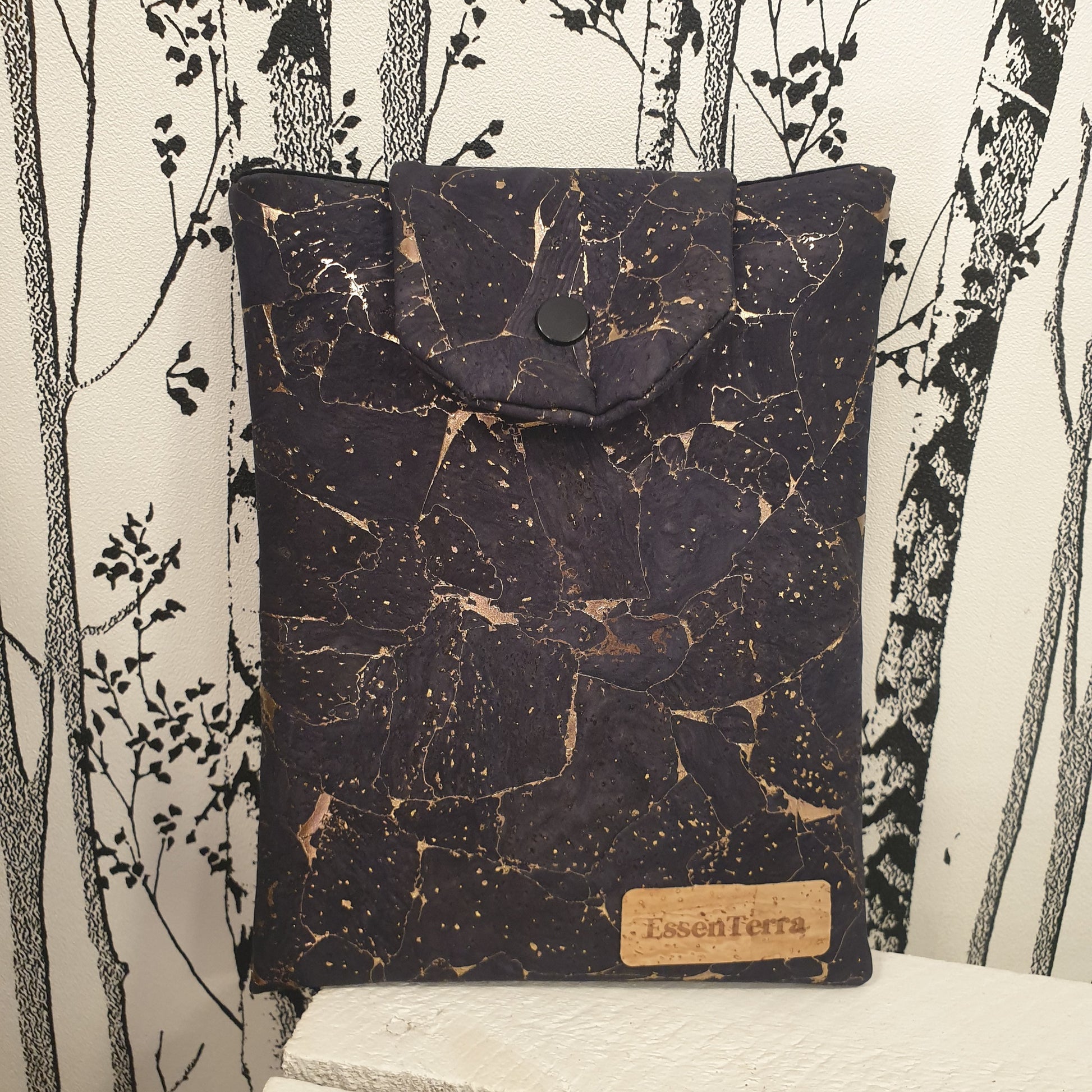 Pochette à livres “Alvaro” – Liège naturel & coton – Fabrication artisanale en Alsace EssenTerra
