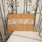 Sac bandoulière en liège naturel Aurelia avec motif baroque