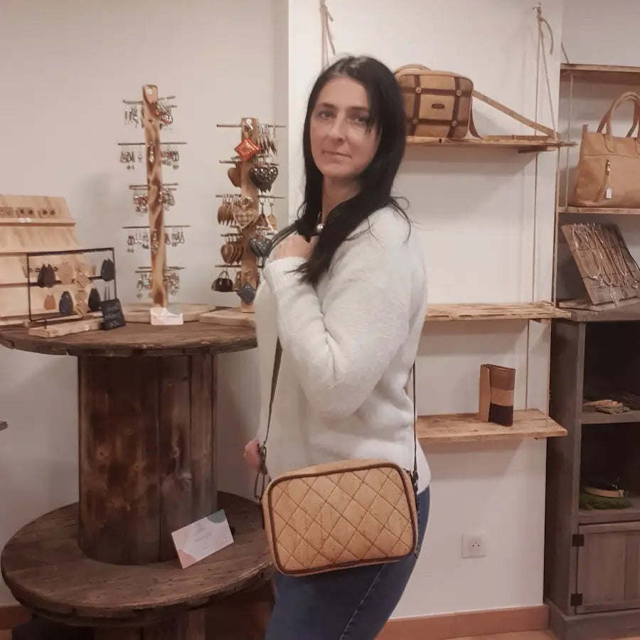 Sac bandoulière en liège Maël avec bandoulière réglable marron