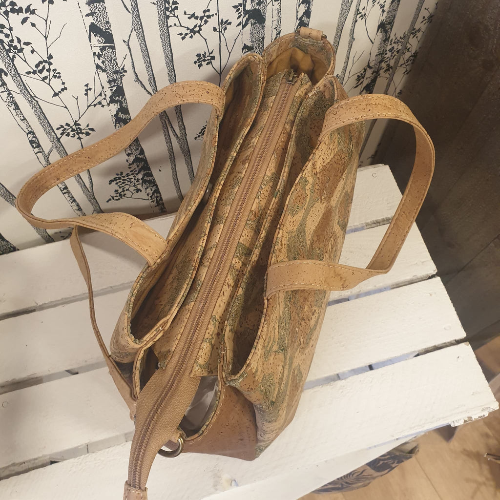 Détail de la poche intérieure zippée du sac Aureva