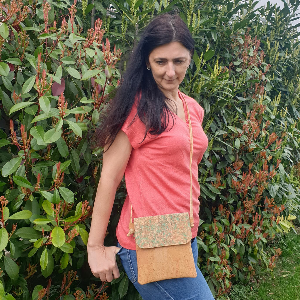 Sac bandoulière en liège rabat porté - made in portugal - haguenau