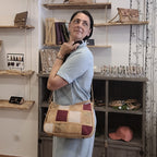 Sac bandoulière en liège vegan - vue portée