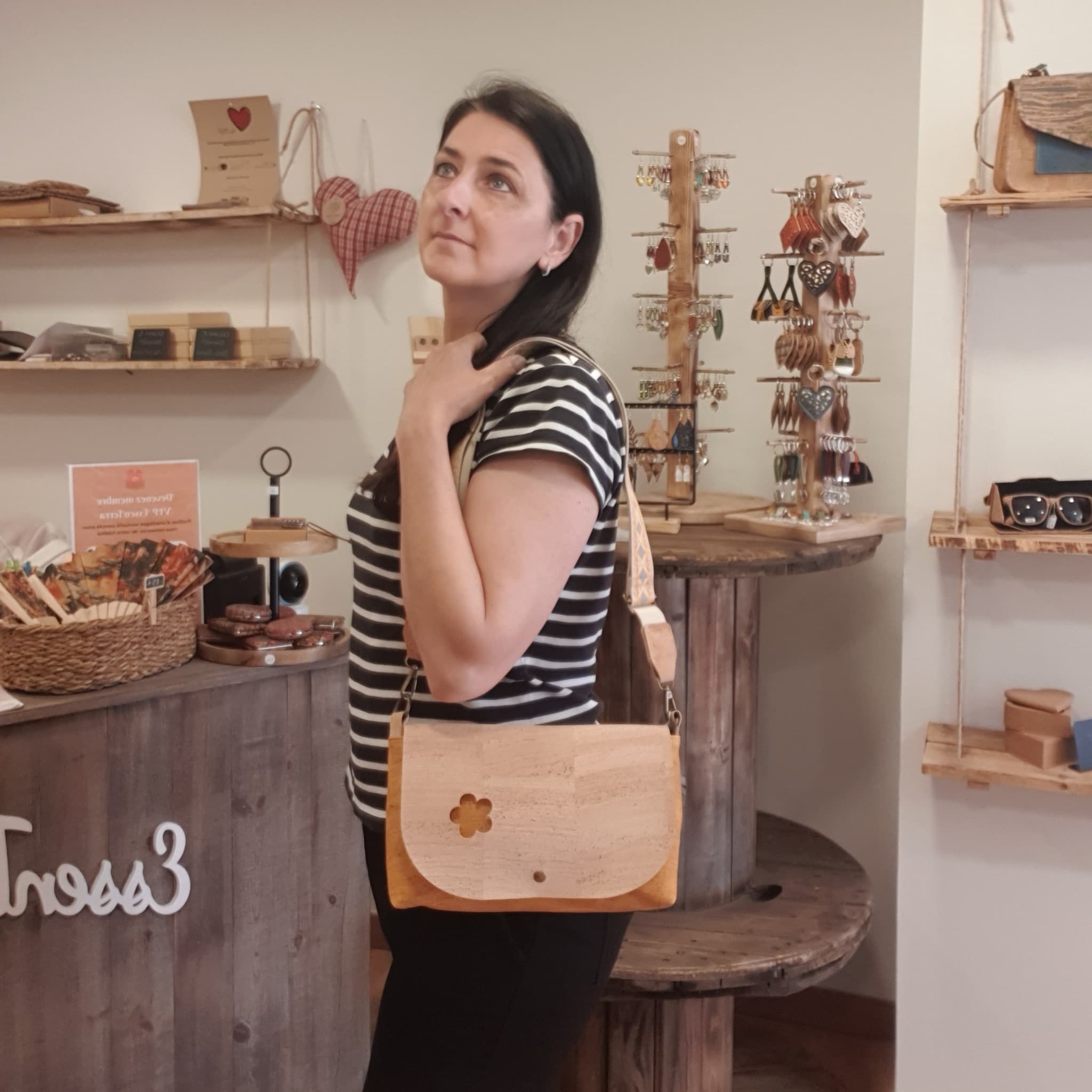 Sac bandoulière liège portugais - vue portée