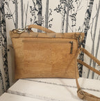 Sac bandoulière Kalyna en liège naturel - Vue de derrière avec pochette zippée