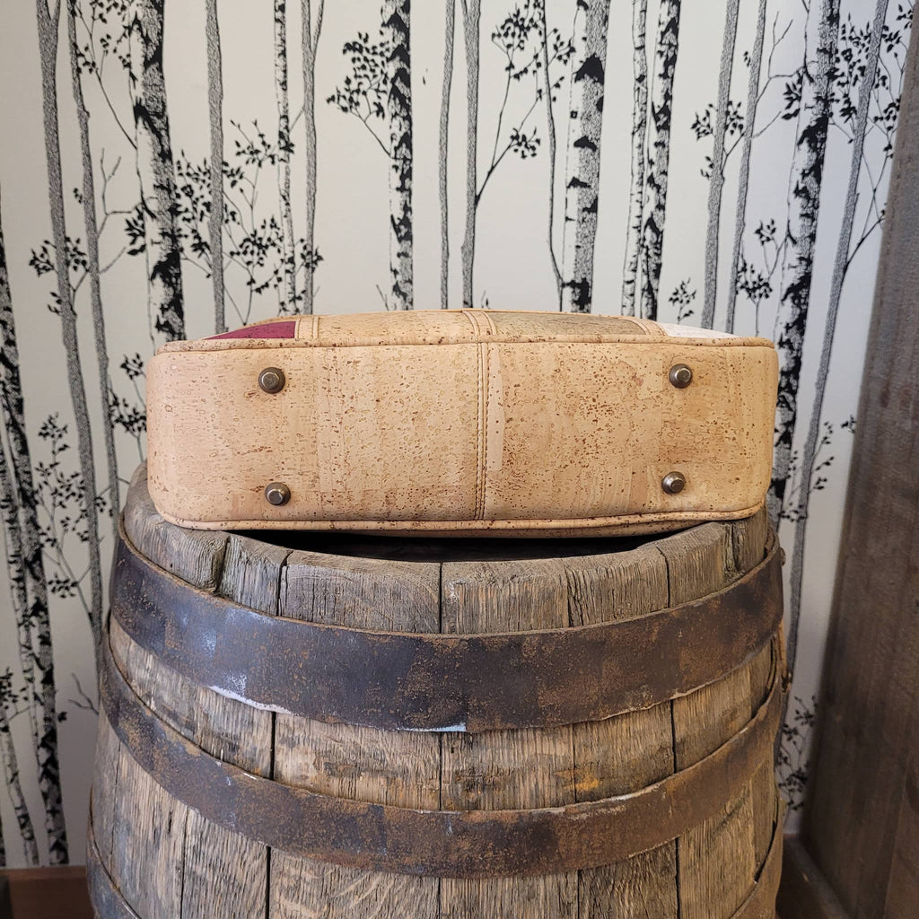 Sac végan - vue de dessous avec clous de protection
