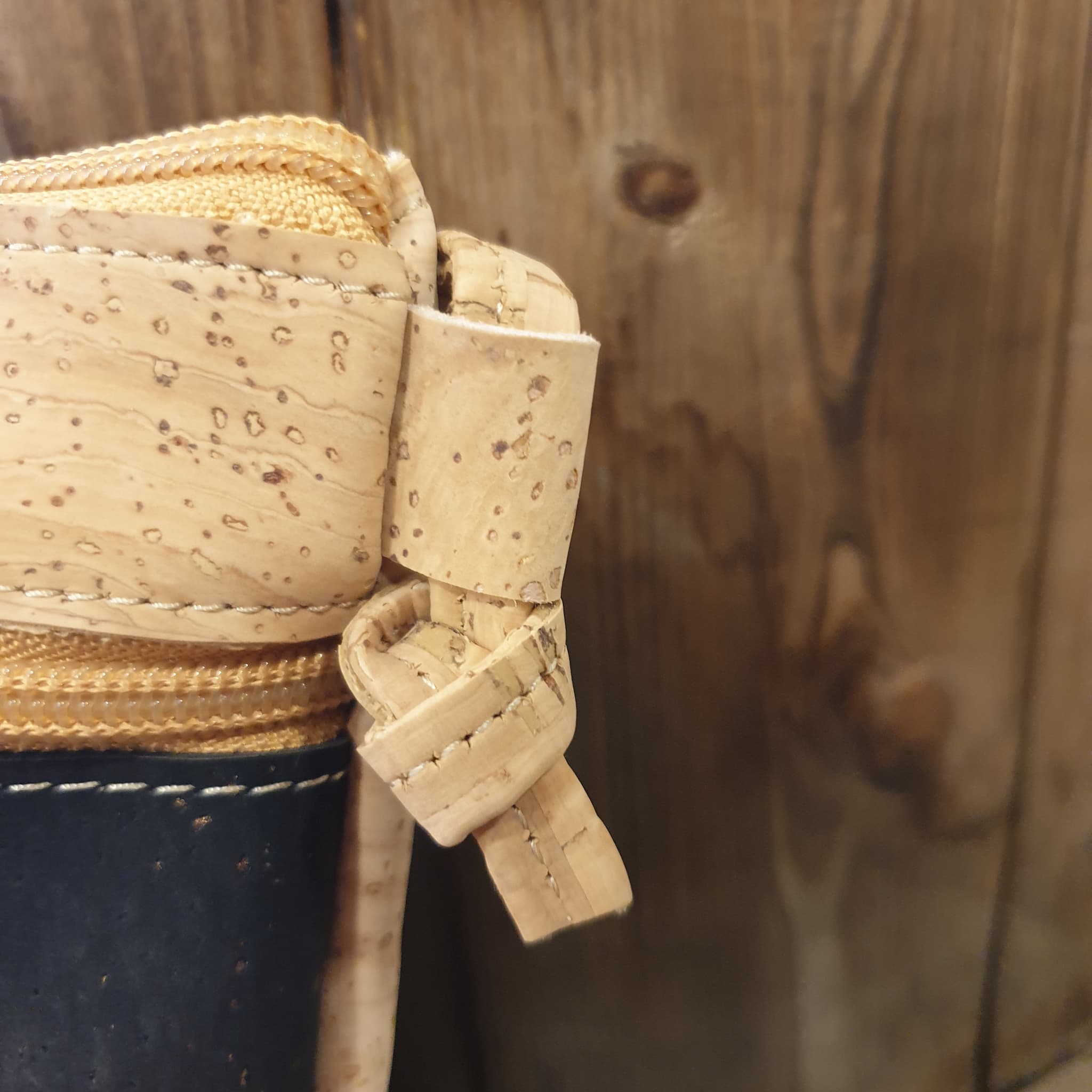 Zoom accroche bandoulière du sac - alsace