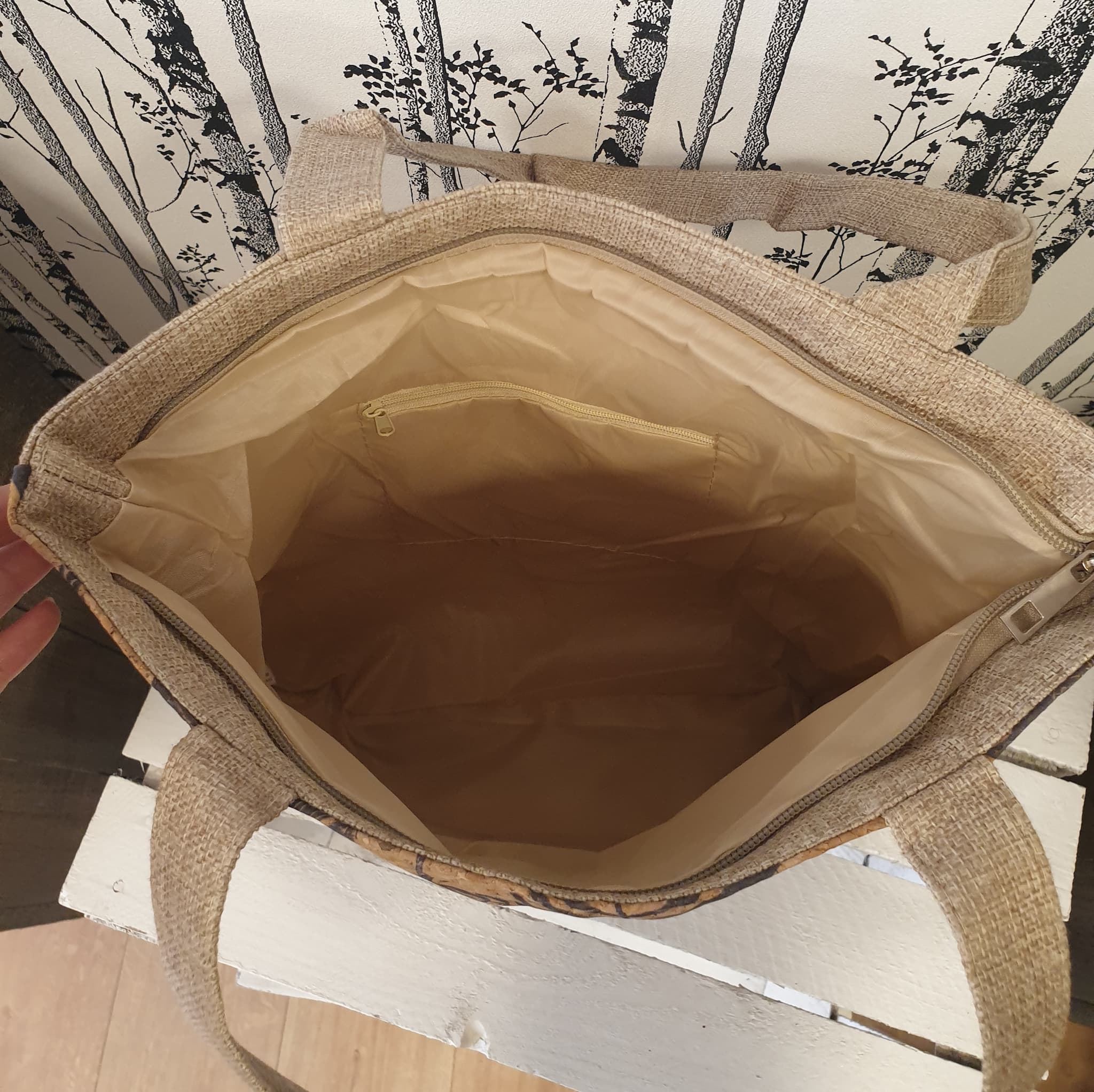 Intérieur doublé du sac cabas Sylvara avec poche zippée