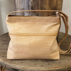 ac en liège avec sa poche zippée sur le verso