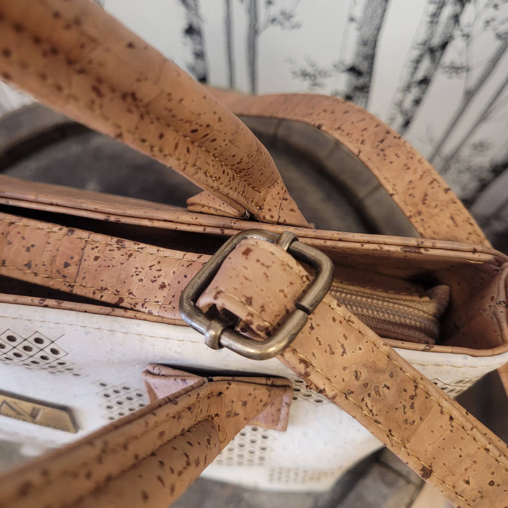 Zoom sur bandoulière - sac liège Ilona