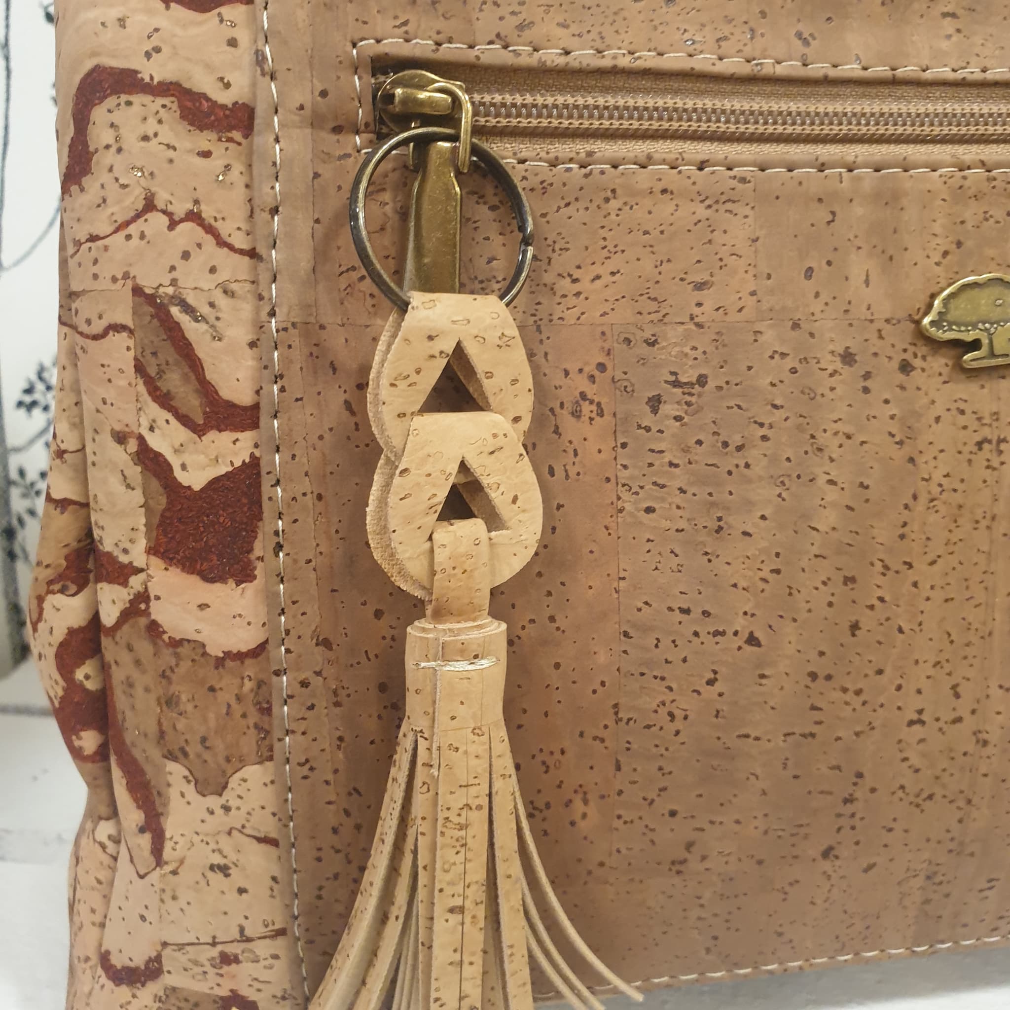 Détail sur accroche du sac à main