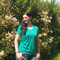 Tee-shirt vert émeraude - jersey coton - vue de devant portée - Love By MD