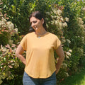 T-shirt lin jaune - vue de devant portée - Love by MD
