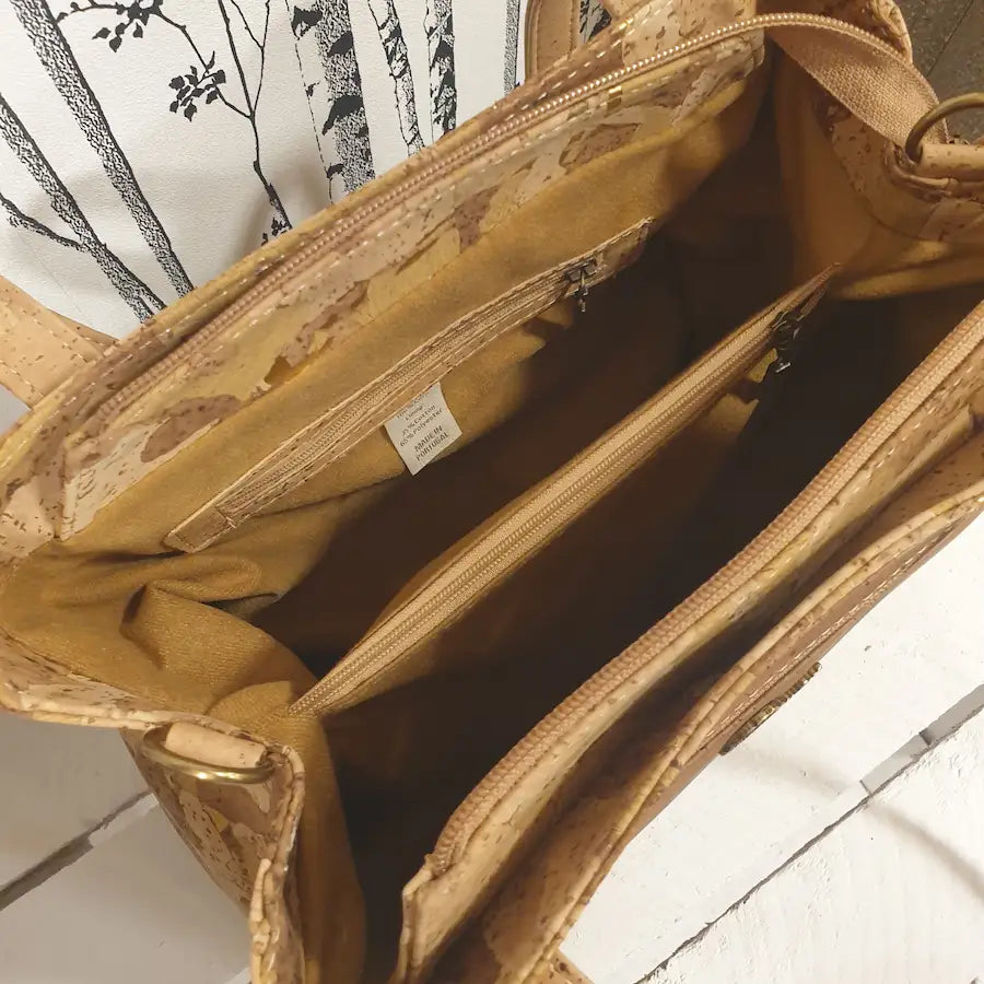 Sac à main vegan en liège – intérieur compartimenté