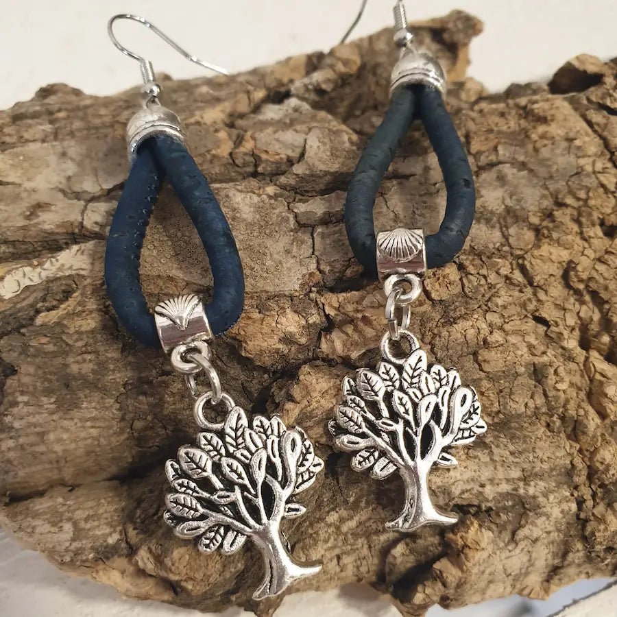 Détail boucles d'oreilles fantaisie arbre de vie Blandina