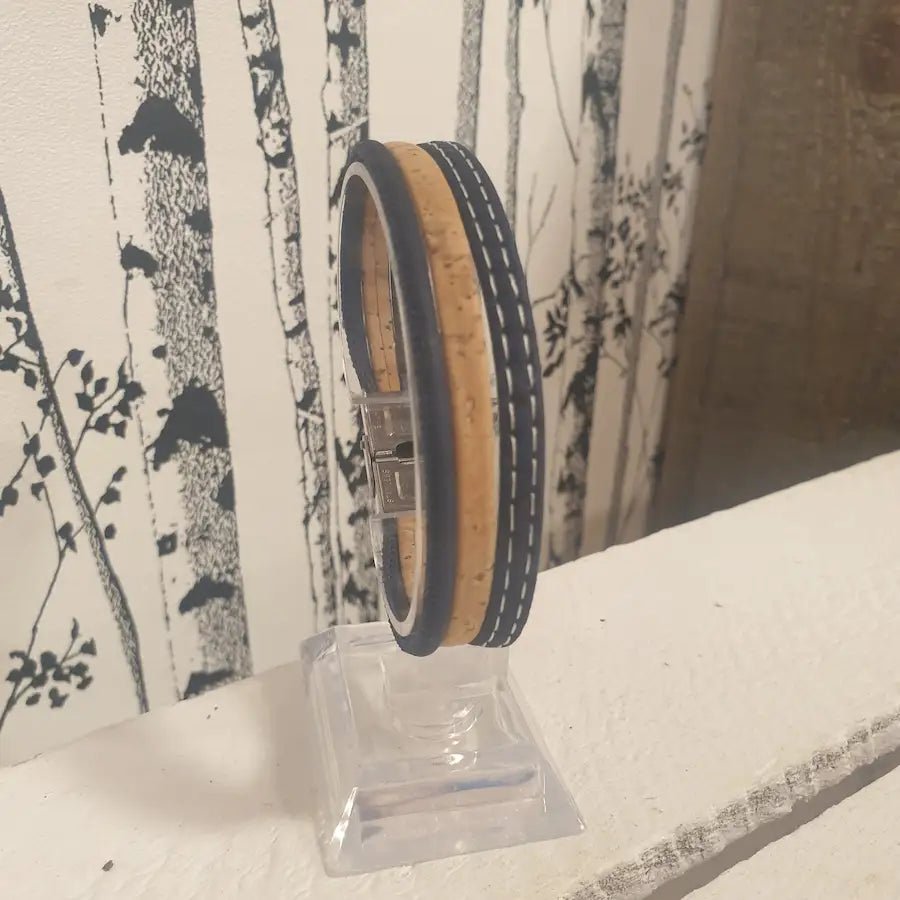 BRACELET EN LIEGE BLEU MARINE - vue de devant