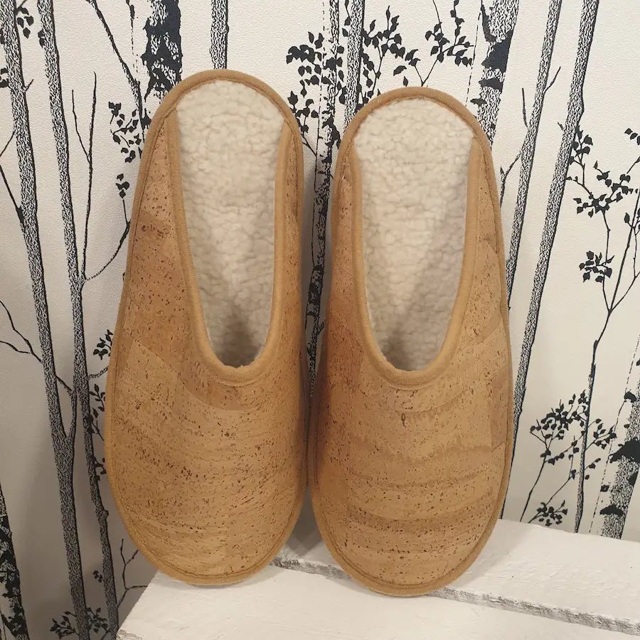 VUE DE DEVANT ET INTERIEUR CHAUSSONS ADAM