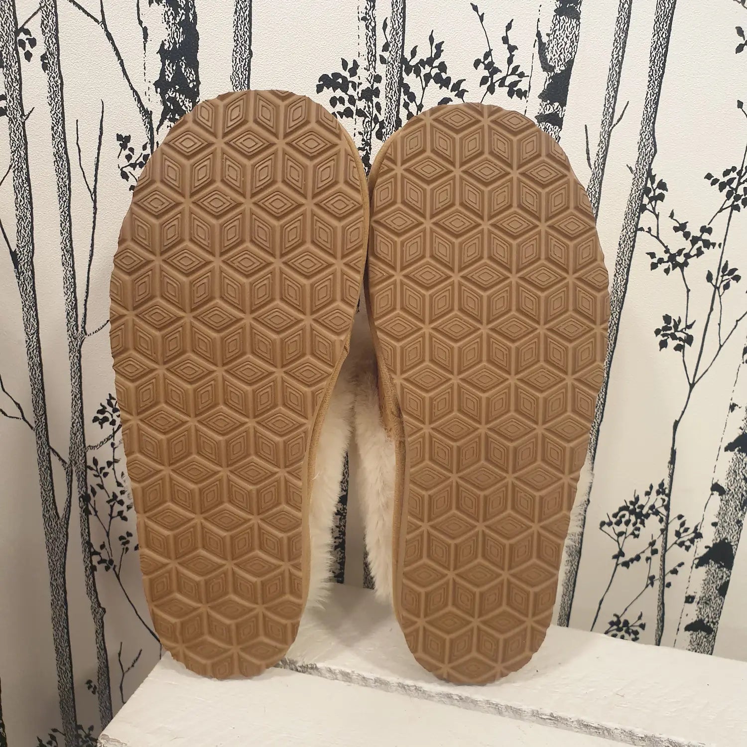 Semelle antidérapante en caoutchouc des chaussons en liège Alma