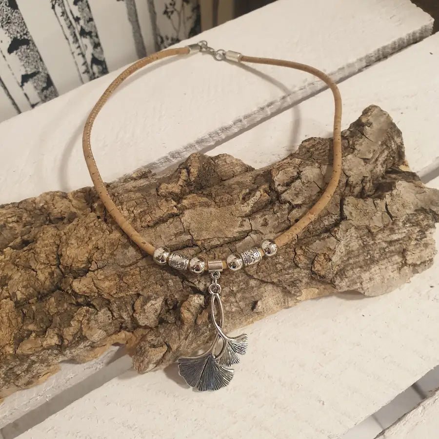 Collier en liège Ginkgoa avec pendentif feuilles de ginkgo